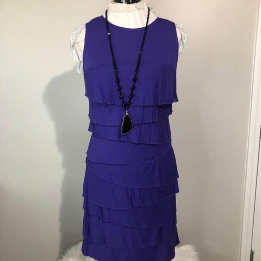 Size 6 Laundry By Shelli Seagal Ruffles Dress Purple length=36” pit-pit=17”C5505